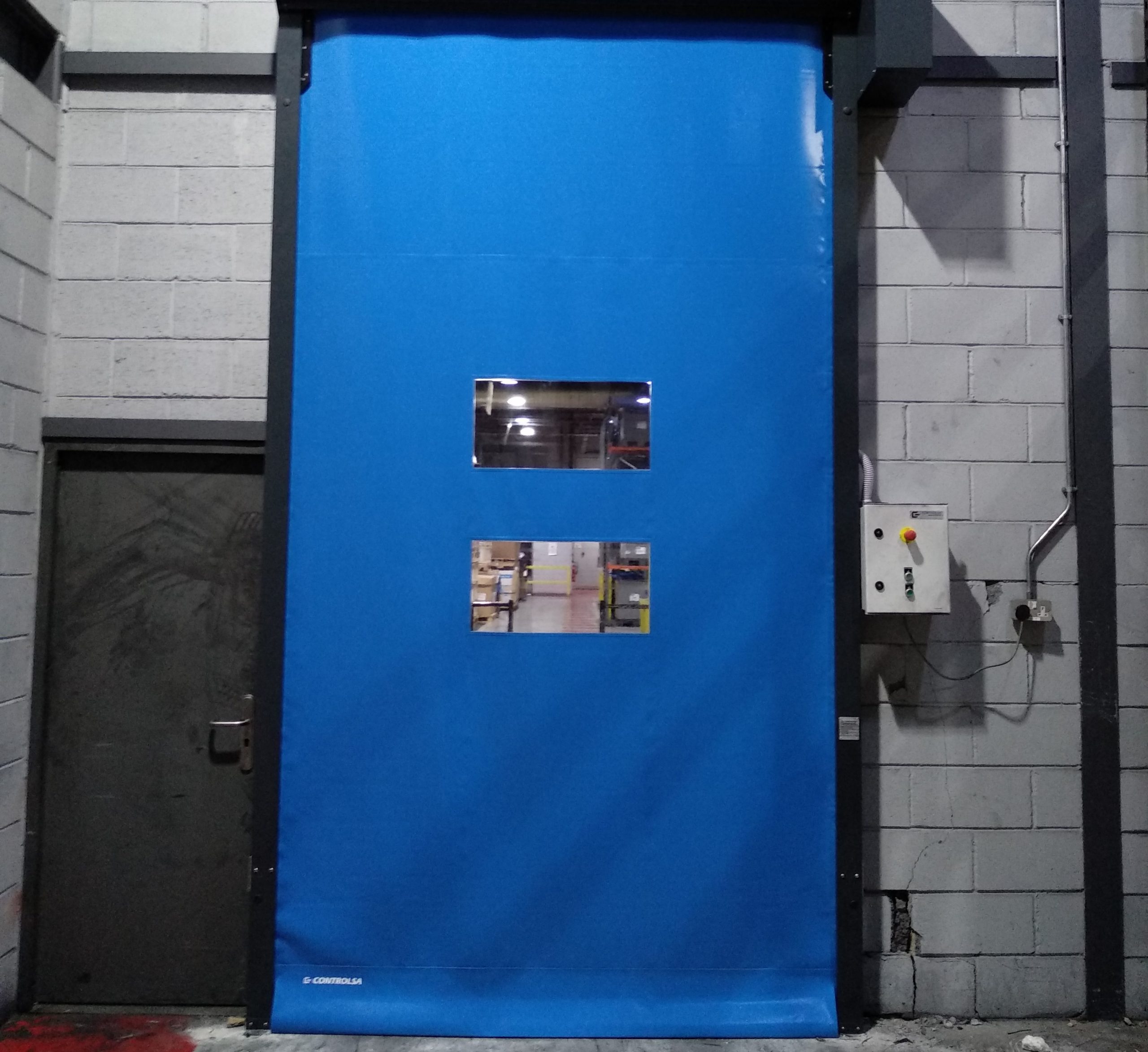 Portes industrielles comment choisir la bonne solution pour votre entreprise